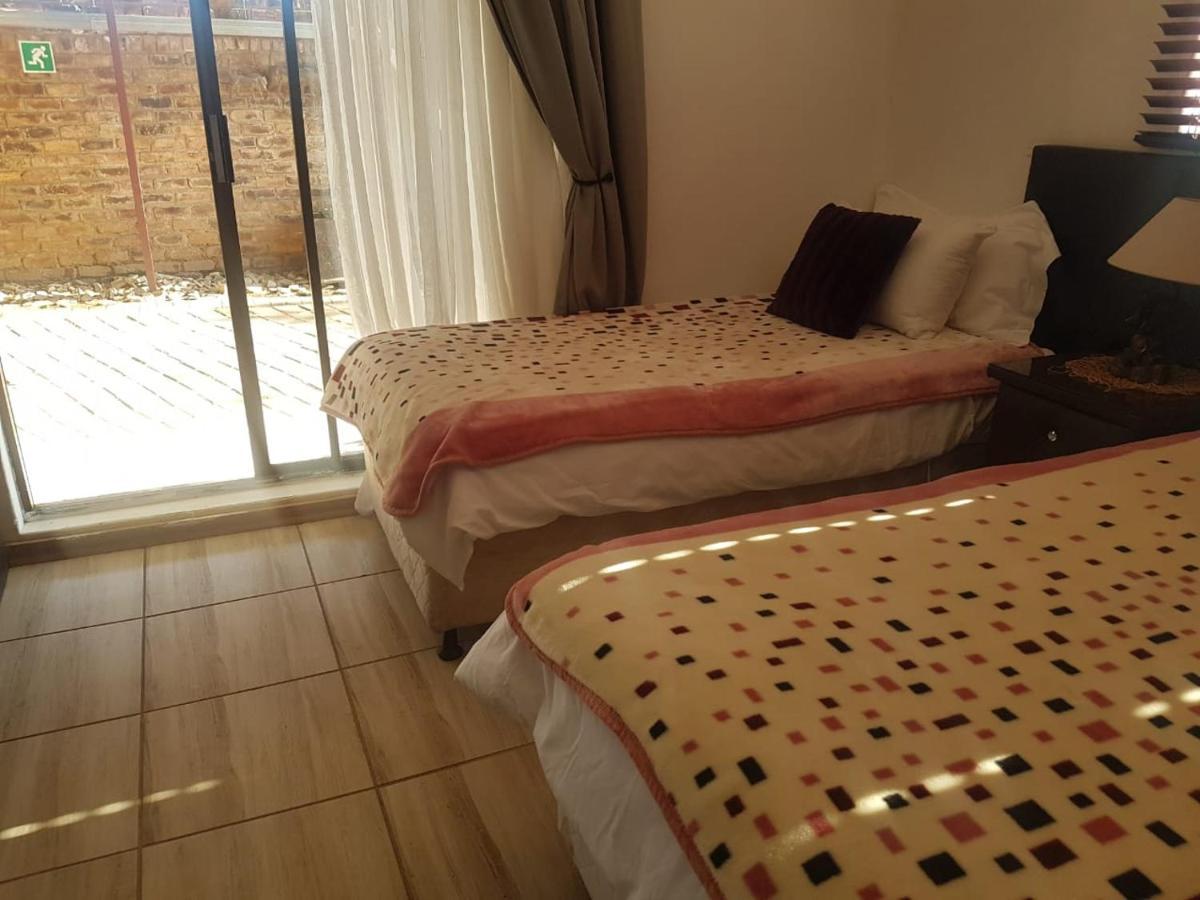 Aliwal Villa Guest Lodge Aliwal North Exterior foto